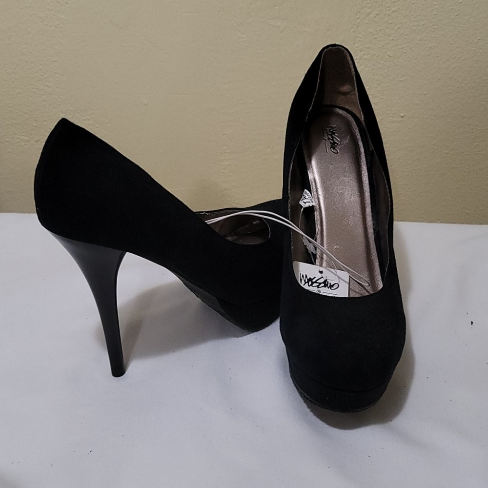 Black Platform Pumps